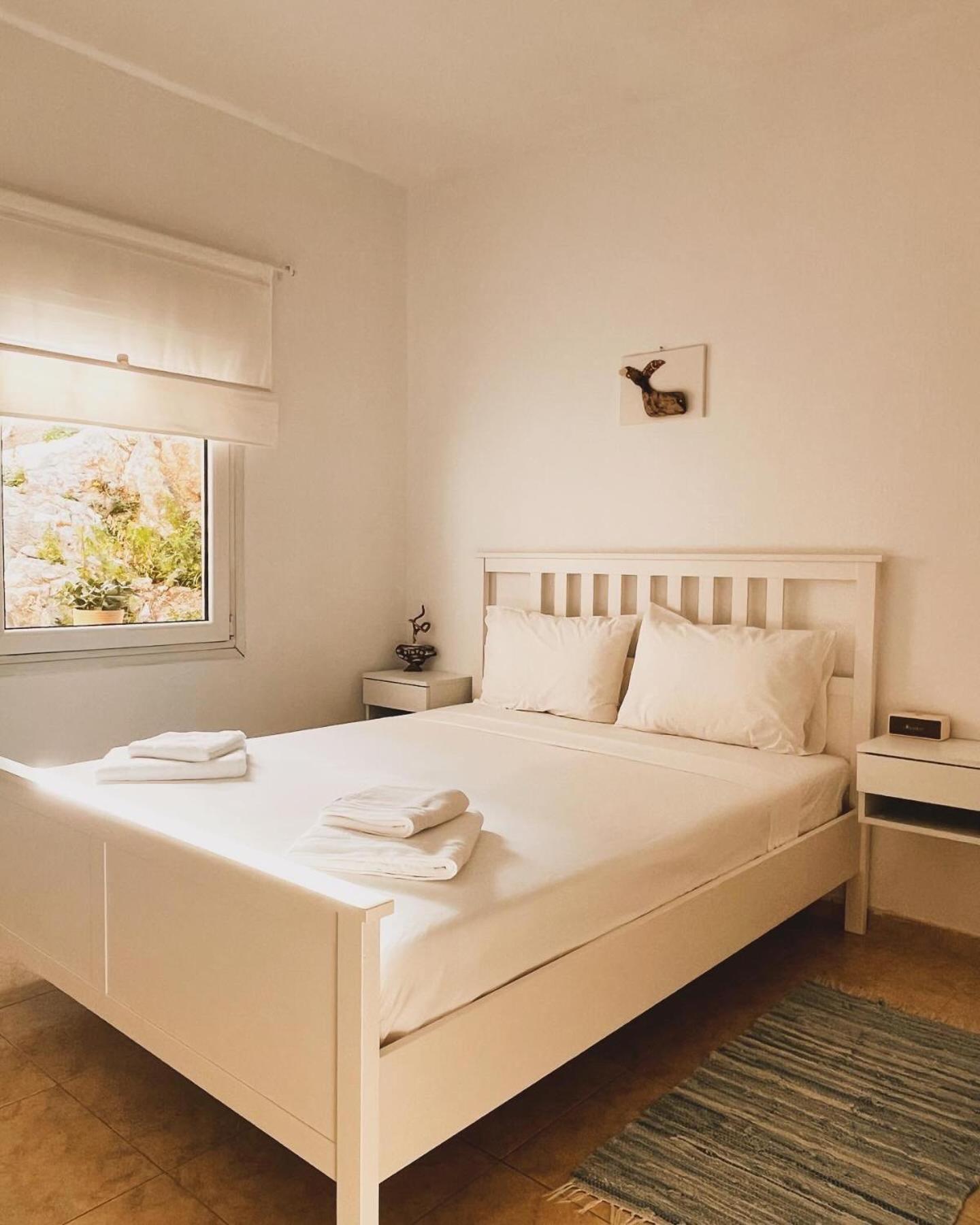 Lucy'S Guest House Скиатос Екстериор снимка